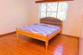 Private Room - Rich's Haus - Rustic House in Naivasha